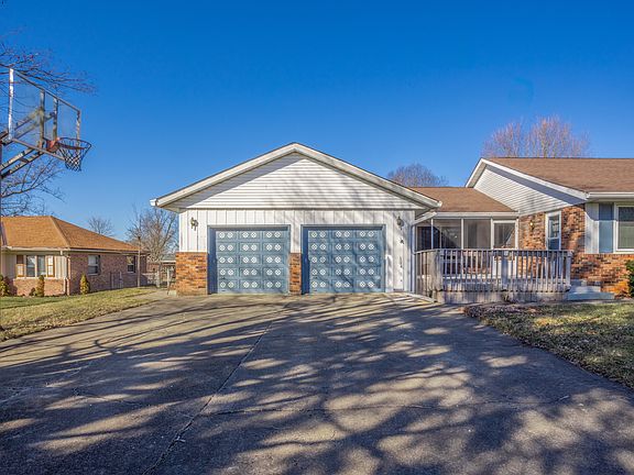 3rd image of 6601 N Brindale Dr