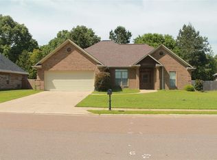 857 Creston Dr, Byram, MS 39272