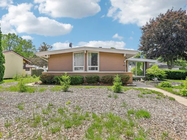 5829 South Honey Creek DRIVE, Milwaukee, WI 53221