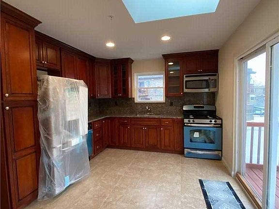 5th image of 12510 Lax Ave