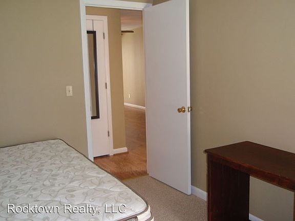 5th image of 1324 Bradley Dr