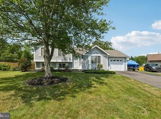2904 Golden Fleece Dr, Pasadena, MD 21122