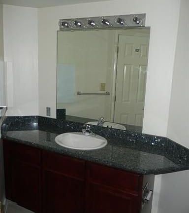 4th image of 237 Dauphine St APT 6