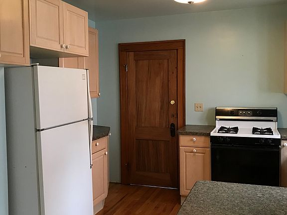 5th image of 72 Marion St