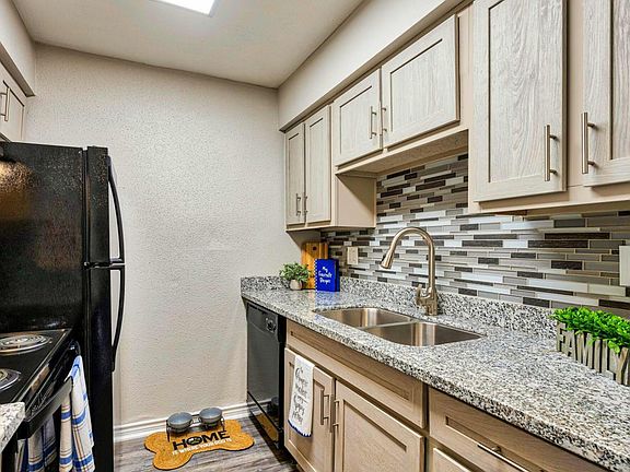3rd image of 15603 Gulf Fwy APT 1816