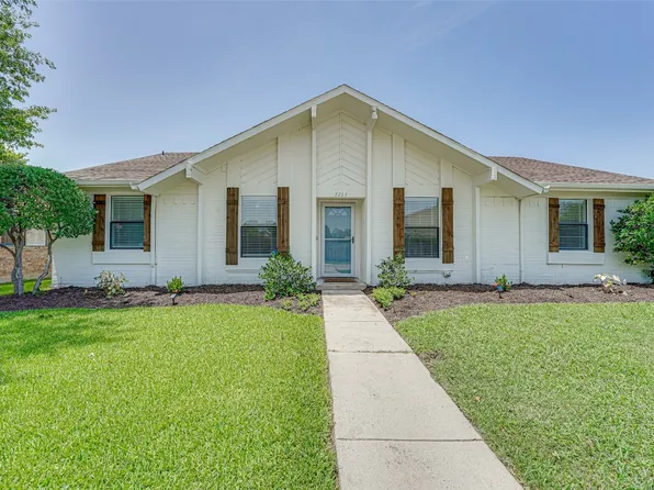 2233 Spring Leaf Dr, Carrollton, TX 75006