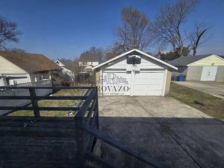 1580 Summit Ave — Photo 15