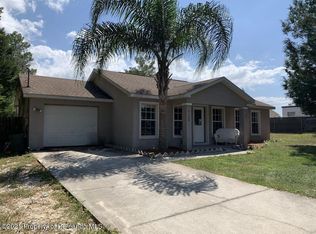 7104 Moorhaven St, Weeki Wachee, FL 34613