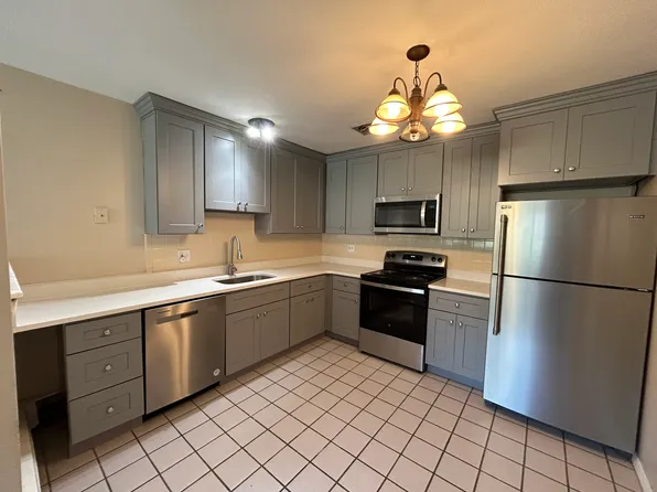 56 Mary Ln APT 2, Bridgewater, MA 02324