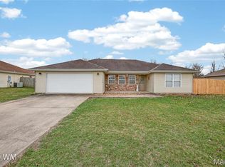 1134 Applelane Dr, Lebanon, MO 65536