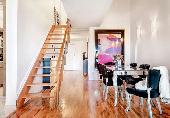 5th image of 421 Hudson St APT 819