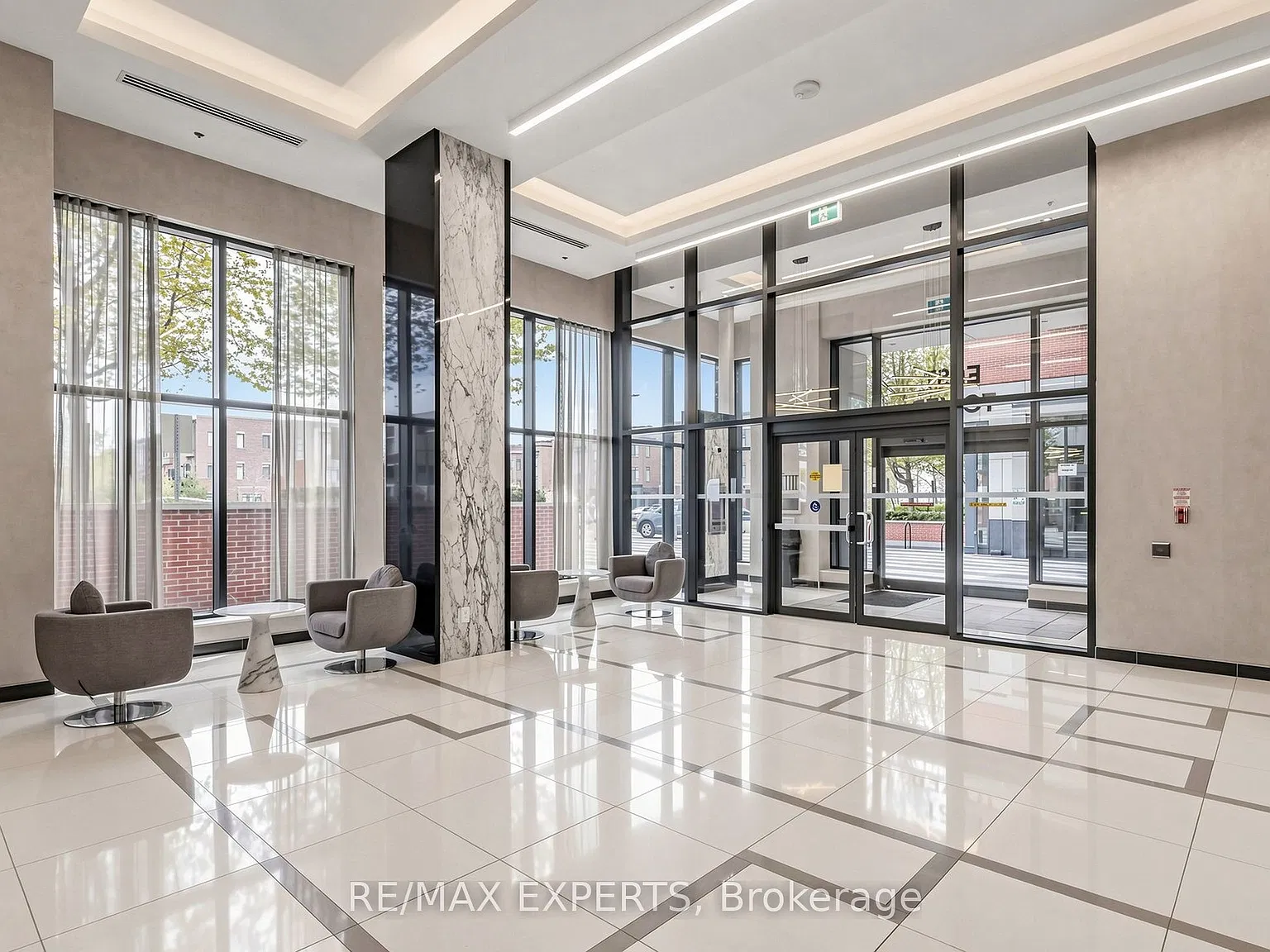 Indigo Condos — Photo 2