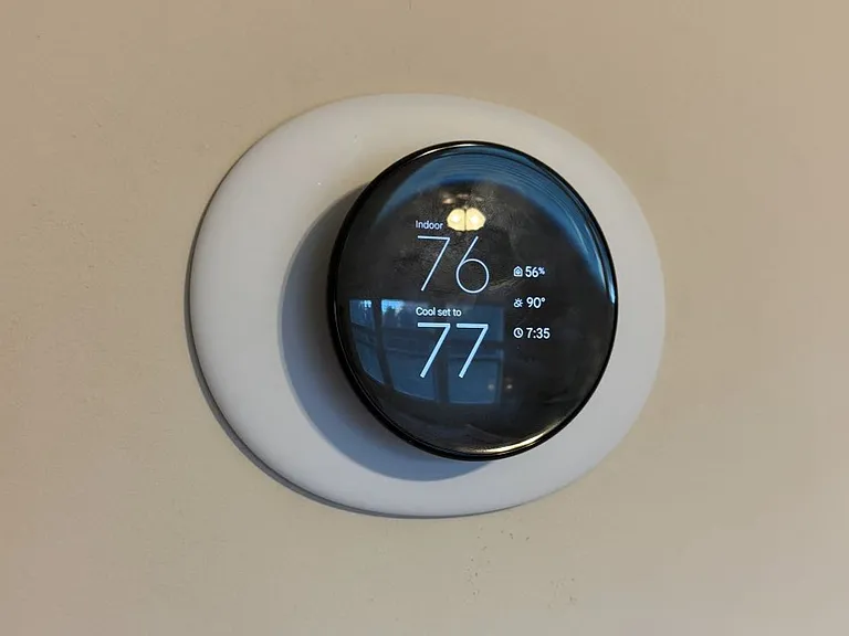 Master bedroom Google Nest 4th Gen thermostat