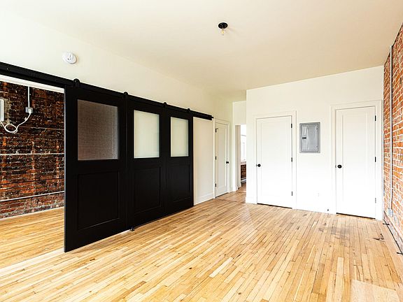 2nd image of 624 Charlotte St #95bwzqv59