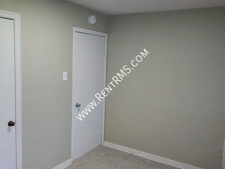 2430 SE Minnesota Ave — Photo 14
