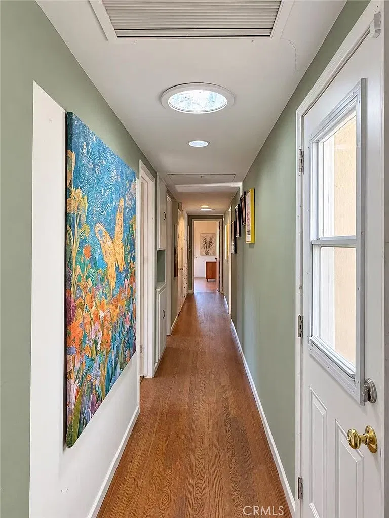 3 bed, 2.5 bath, 2403 sqft, $4,500 — Photo 3