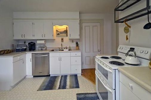 4th image of 810 Orchard St