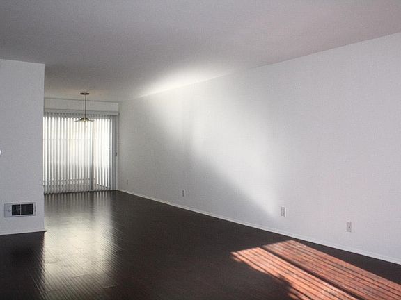 5th image of 872 S Westgate Ave APT 12