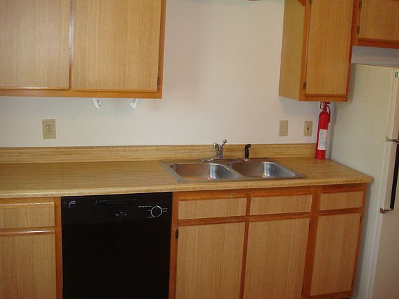 5th image of 300 S David Ln APT 4