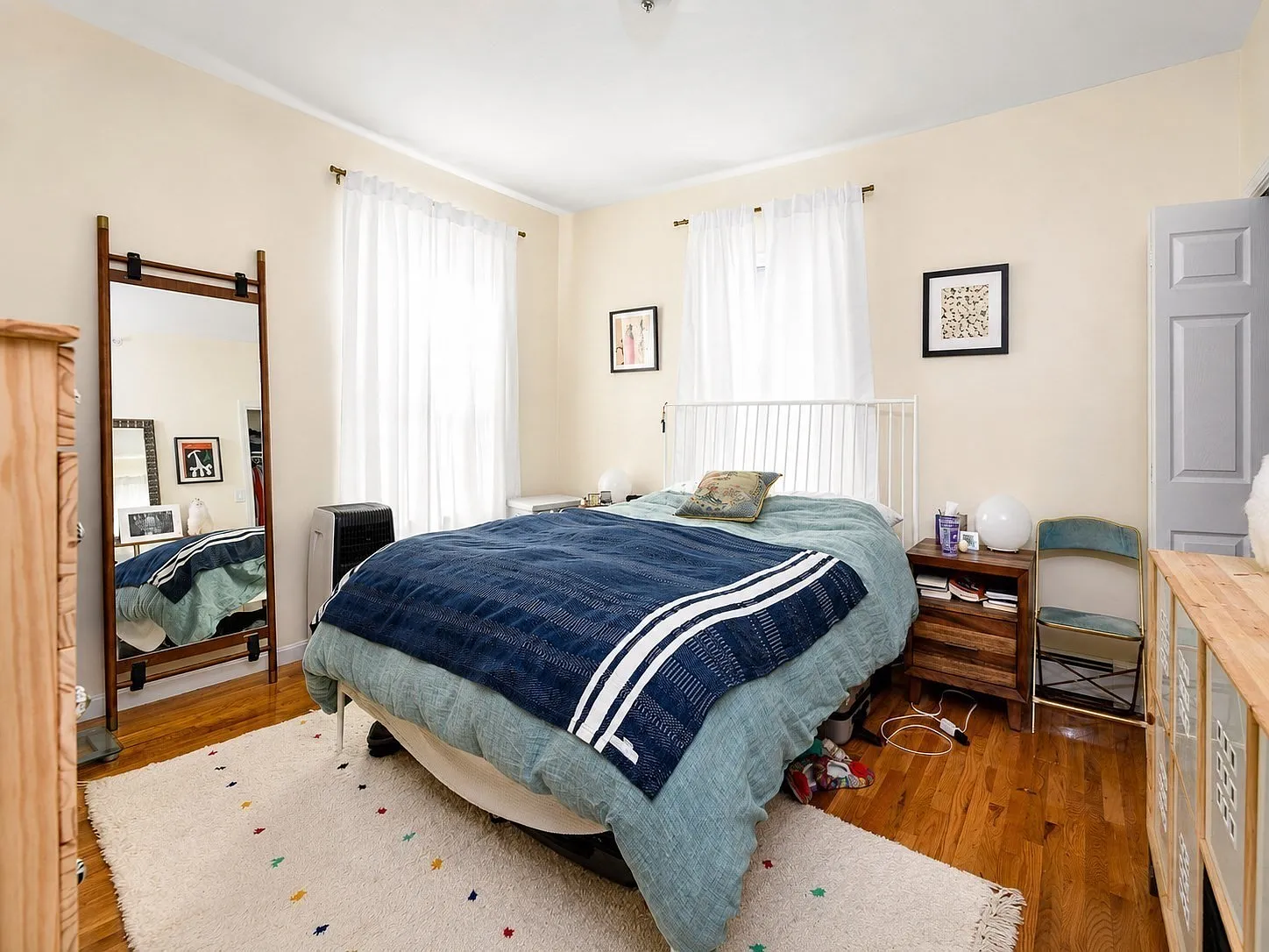 2 bed, 9999 sqft, $3,200 — Photo 2