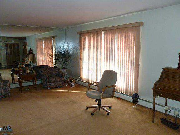 3rd image of 4018 Normanwood Dr