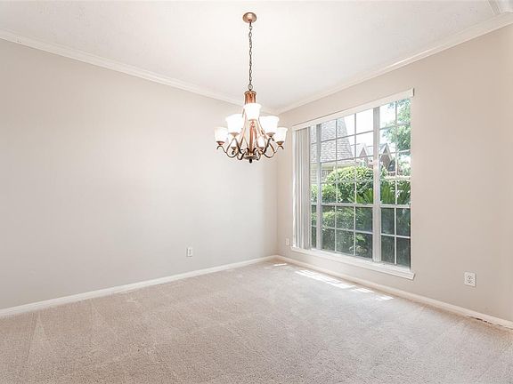 5th image of 1814 Laurel Oaks Dr