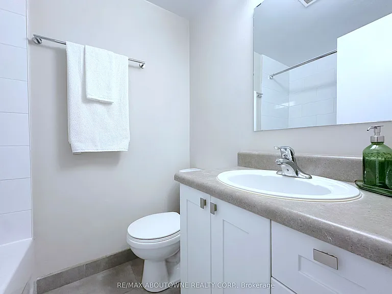 565 Avenue Rd #506 — Photo 11