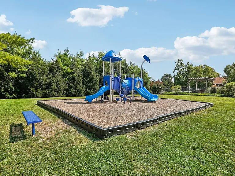 Pinnacle on Pleasant — Photo 16