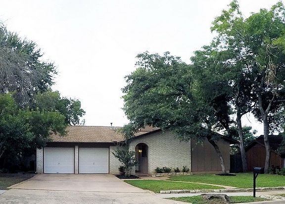 2nd image of 2706 Alderwood Dr