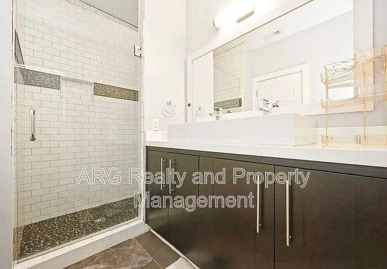 472 Martin St SE — Photo 12