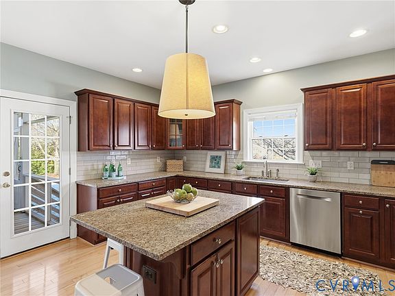 4th image of 9331 Crestfield Dr