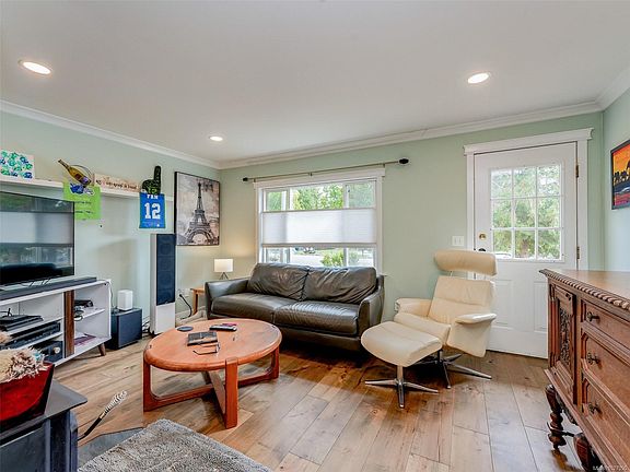 2nd image of 2818 Carlow Rd