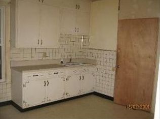 913 Cora St, Joliet, IL 60435