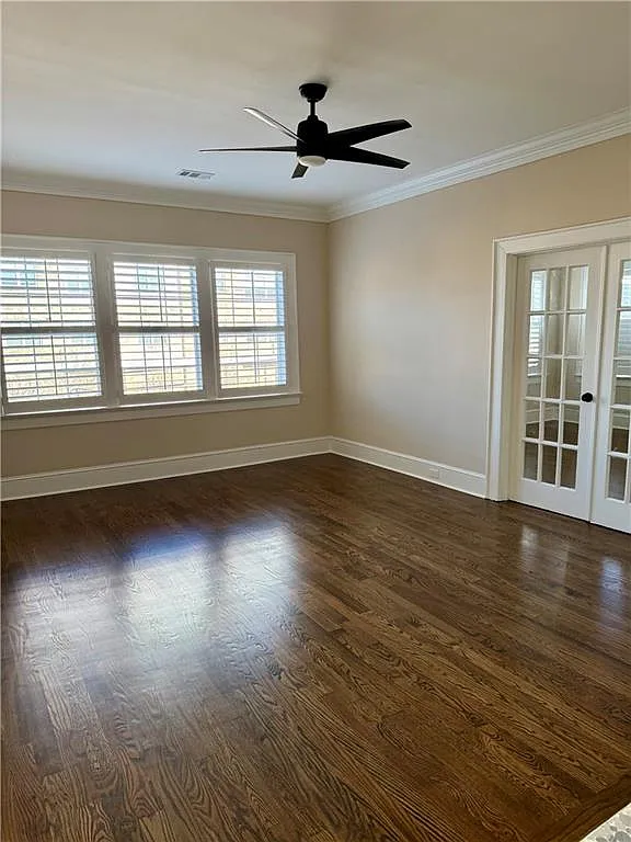 Building Photo - 494 Parkway Dr NE #2