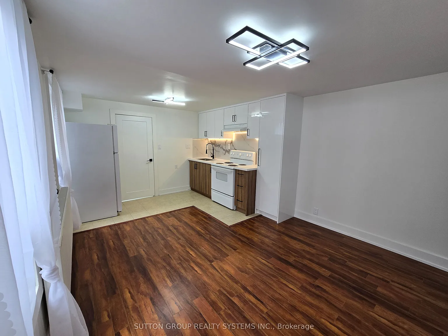 2 bed, $2,325 — Photo 3