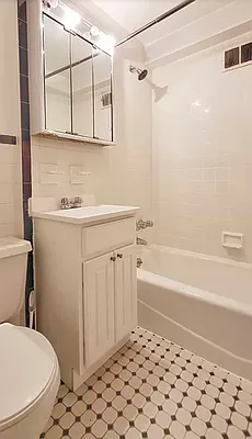 Rented by CitySites Real Estate Group | media 5