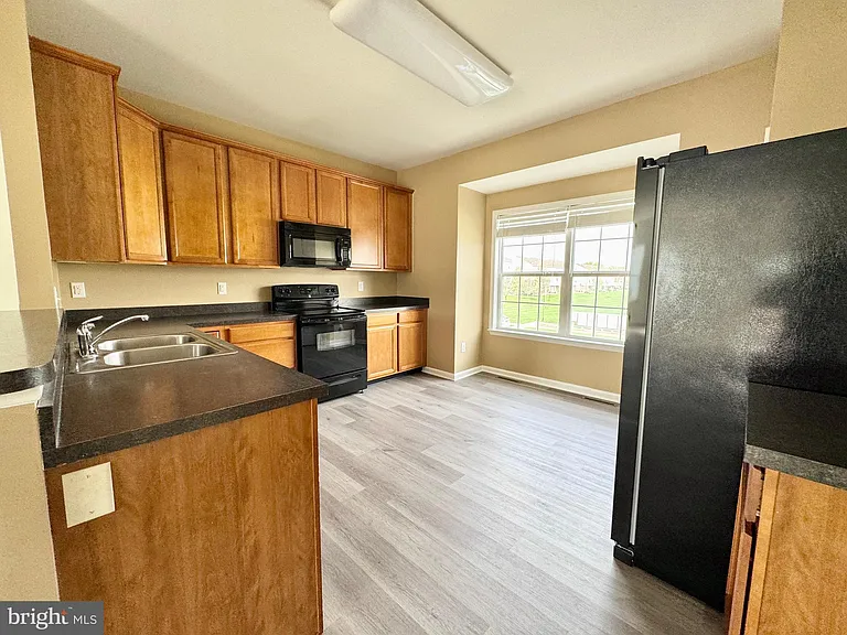 56 Nicholas Dr — Photo 5