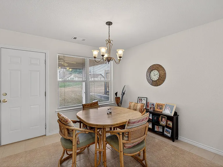 268 Braeburn Cir #B — Photo 4