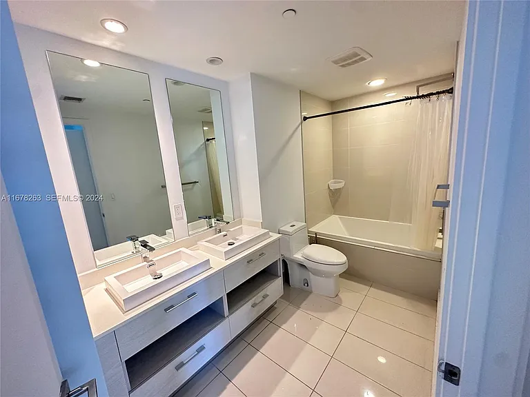 55 SW 9th St #1202 — Photo 2