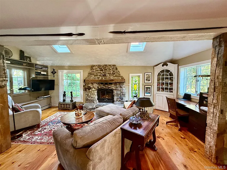 718 River Rd — Photo 7