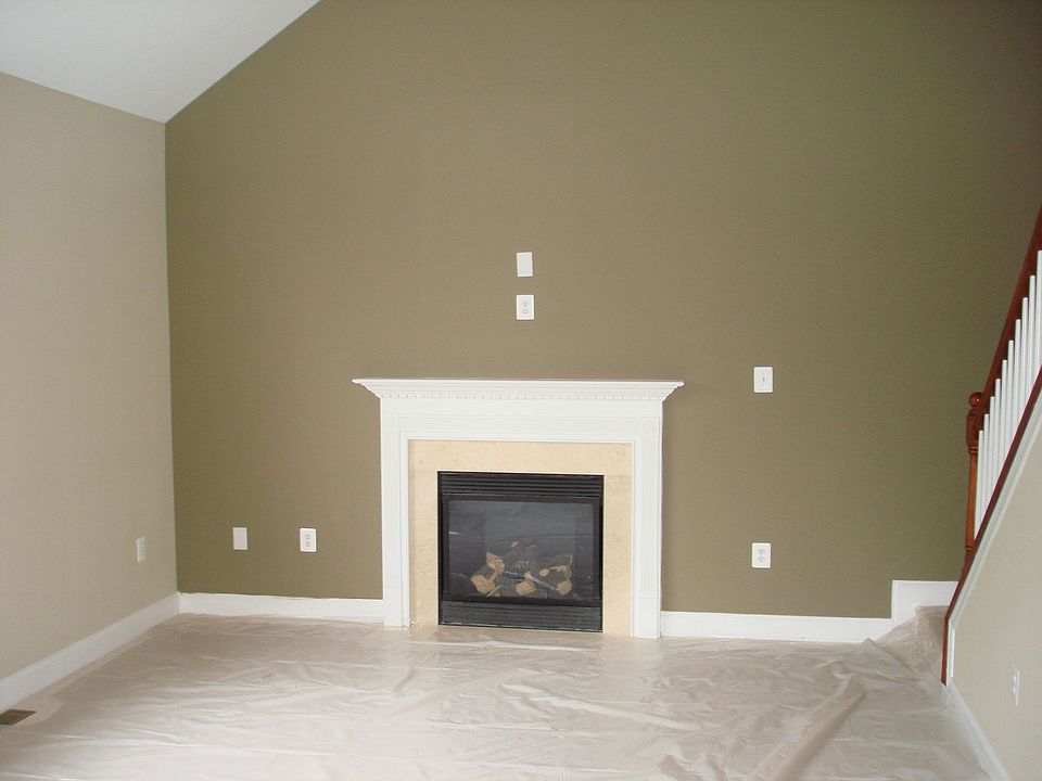 Family Room w/ Gas Fireplace