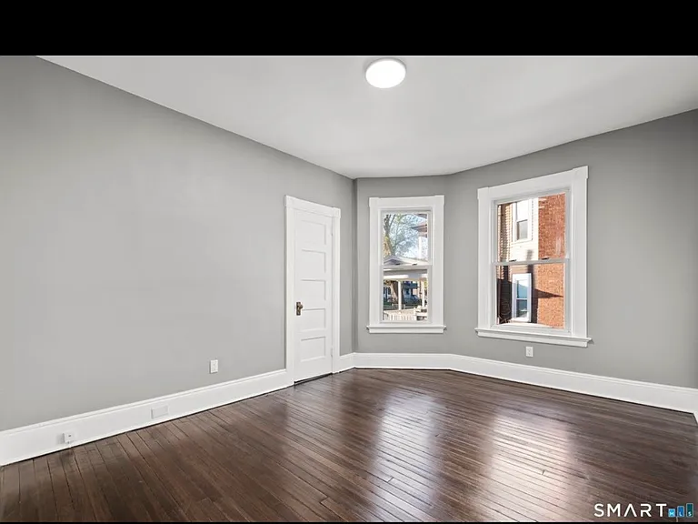 362-364 Sigourney St #1 — Photo 9