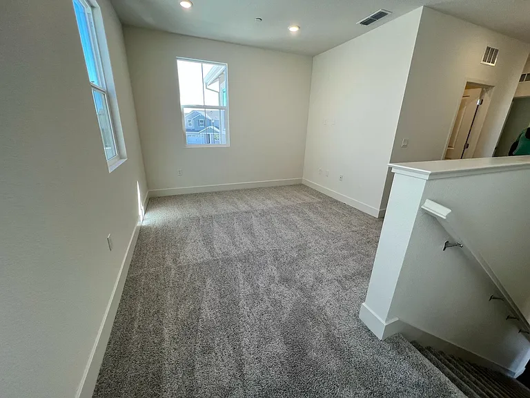 3357 Adirondack St — Photo 14