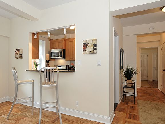 4th image of 4 Sadore Ln APT 1C