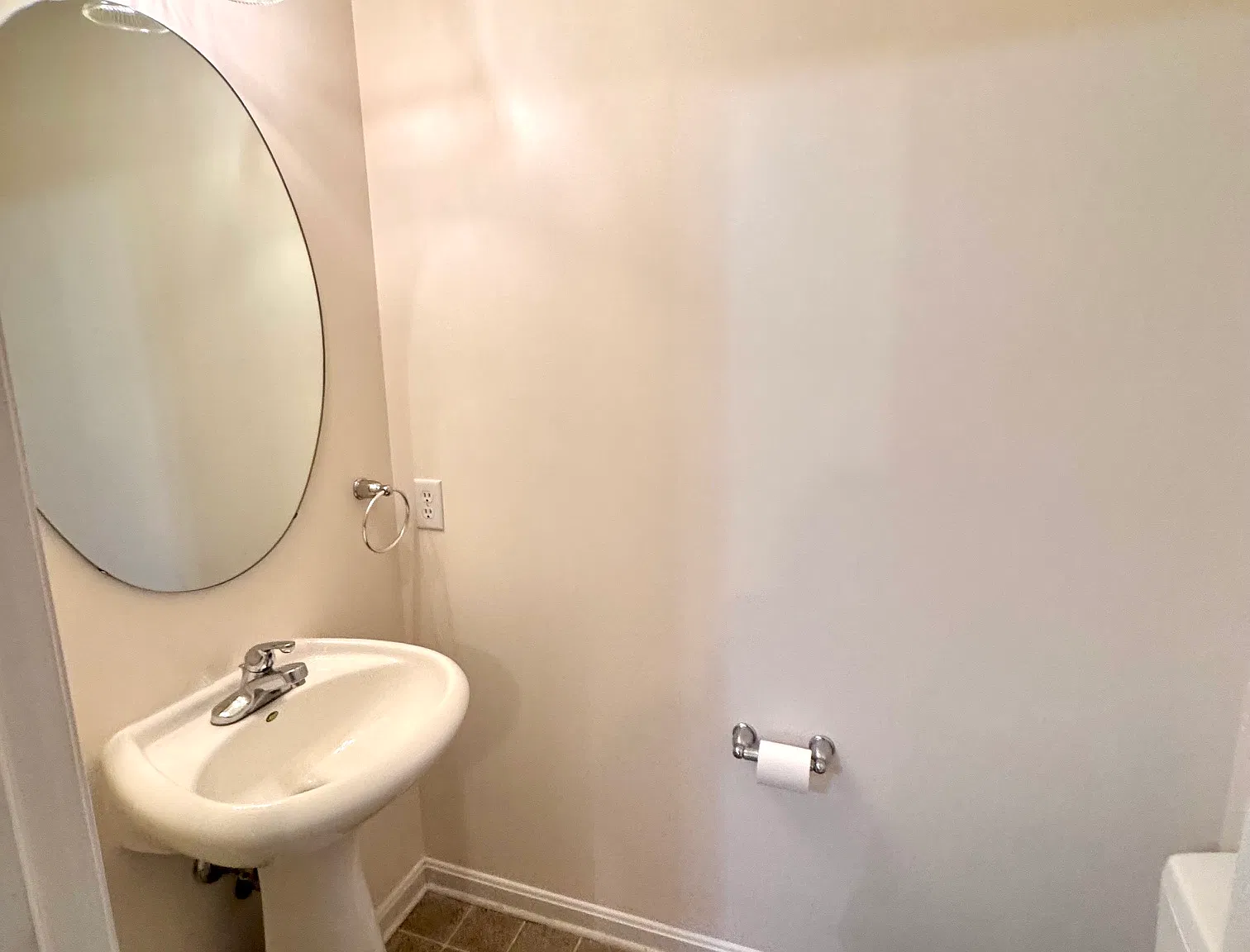 2 bed, 1.5 bath, 972 sqft, $1,350 — Photo 4