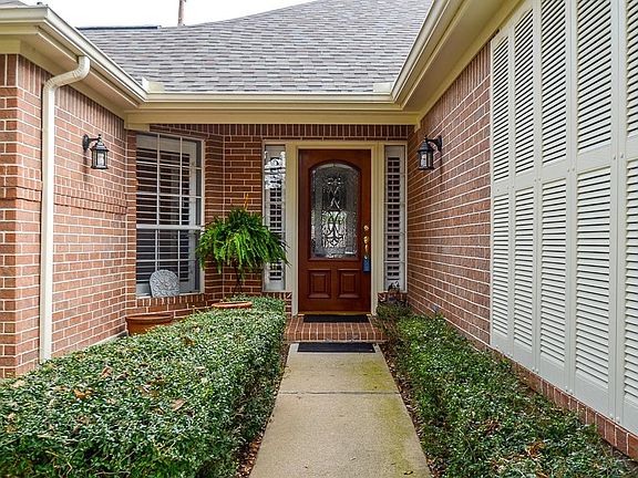 4th image of 1911 Emerald Green Dr