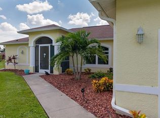 1520 S Gator Cir, Cape Coral, FL 33909