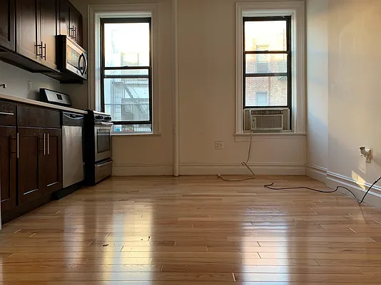 Rented by Hillel Realty Group | media 12