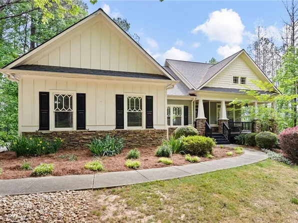 107 Georgetown Dr, Dallas, GA 30132