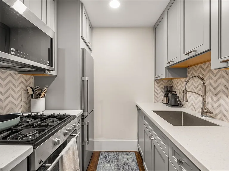 34 Lawrence St #2 — Photo 8